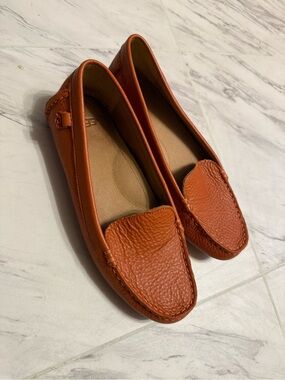 Ugg Women’s Leather Loafers in Burnt Orange